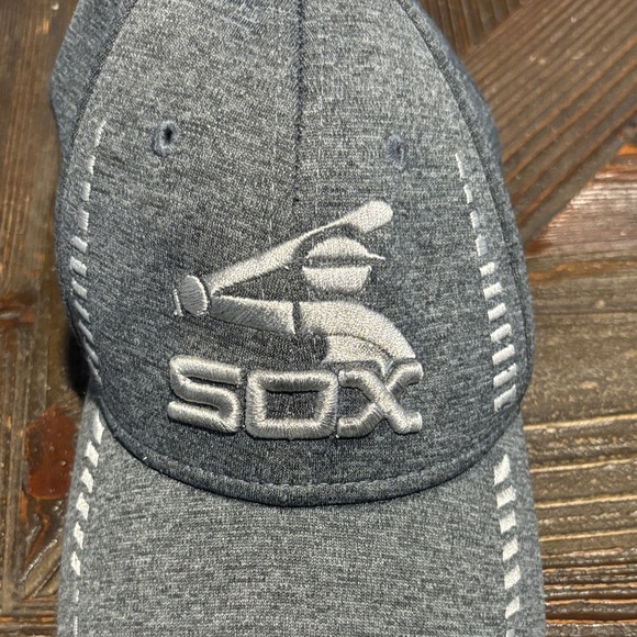 White Sox youth grey and white hat by New Era - Picture 10 of 12